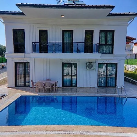 Uezuemlue Star Fethiye