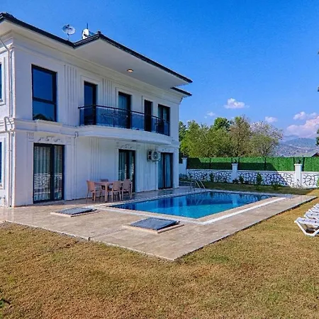 Uezuemlue Star Fethiye