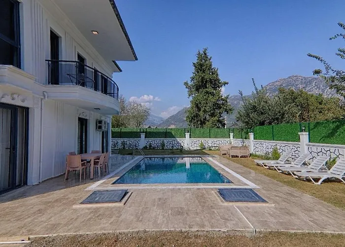 Uezuemlue Star Villa *