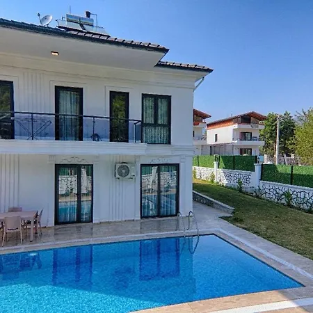 Uezuemlue Star ヴィラ *